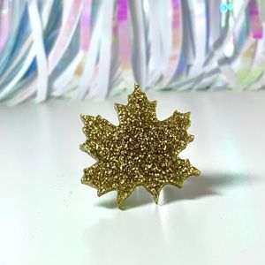 Sparkly leaf ring